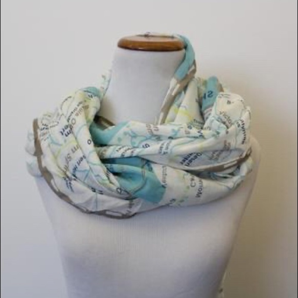 💥SOLD💥RARE Kate Spade Off The Map Scarf  EUC - Picture 6 of 7